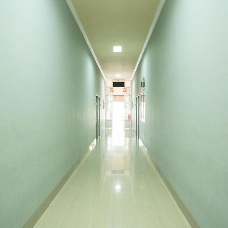 Reddoorz @ Jalan Pendidikan Mataram Tanjungkarang Exterior photo
